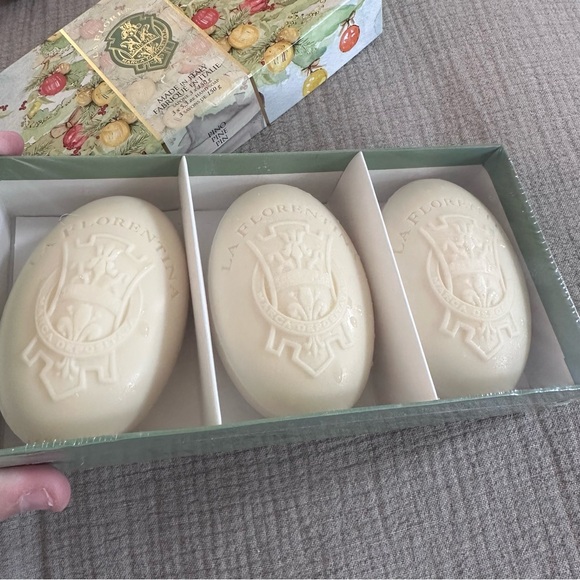 La Florentina Made in Italy Hand Soap - Picture 2 of 3